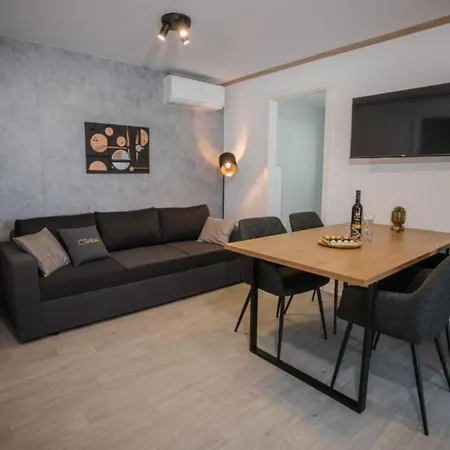 Lux Mobile Homes - Two Bedroom With Private Hot Tub Aurora Сasa de vacaciones *