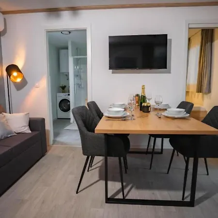 度假居 Lux Mobile Homes - Two Bedroom With Private Hot Tub Aurora