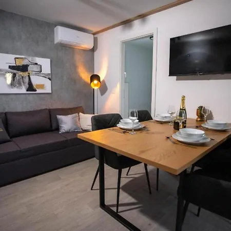 度假居 Lux Mobile Homes - Two Bedroom With Private Hot Tub Aurora