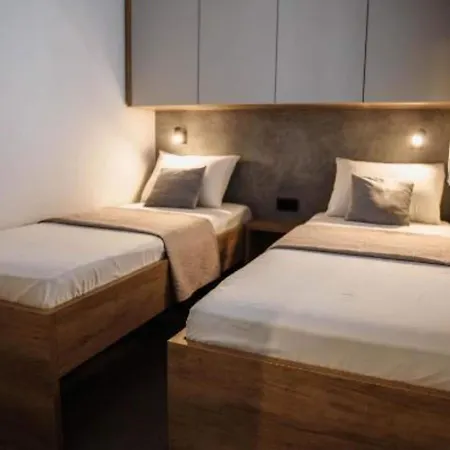 Lux Mobile Homes - Two Bedroom With Private Hot Tub Aurora Сasa de vacaciones Vodice