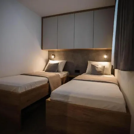 度假居 Lux Mobile Homes - Two Bedroom With Private Hot Tub Aurora *